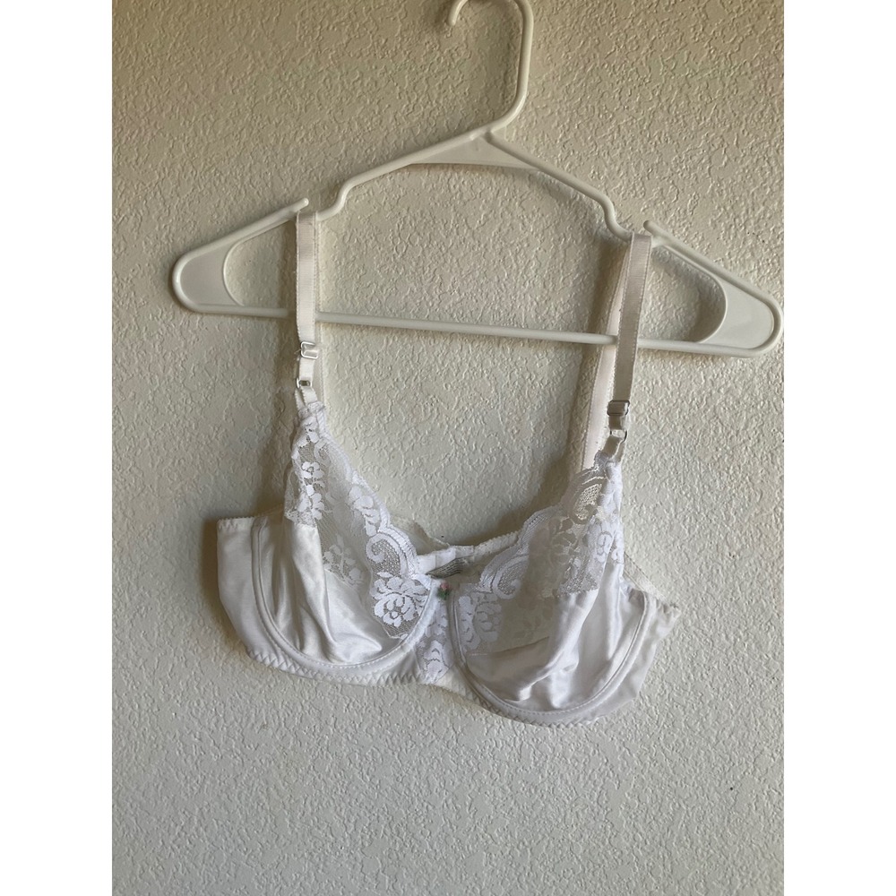 Vintage JCPenney Fantasia White Lace Underwire Bra 36C Floral Rosette